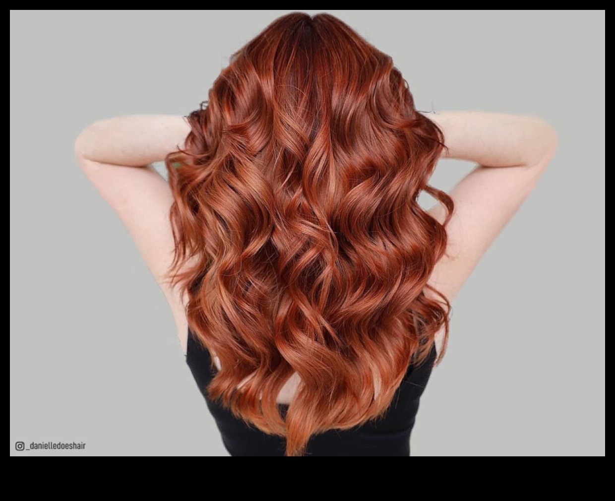 Glamorous Garnet Ένας οδηγός για κόκκινα και καστανά χτενίσματα που θα ανεβάσουν το βλέμμα σας 2 Glamorous Garnet: Ανεβάστε το look σας με κόκκινα και καστανά χτενίσματα