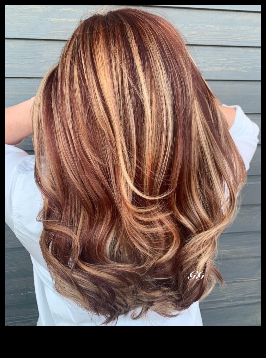 Αναδείξτε τη φυσική σας λάμψη με κρυφές ανταύγειες για καστανά μαλλιά 4 Κρυφές επισημάνσεις: Απαλές πινελιές για να αναδείξουν το καστανόξανθο βλέμμα σας