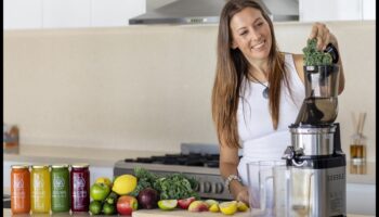 DIY Juice Artistry: Μεταμορφώνοντας την κουζίνα σας σε ένα Fresh Juice Studio