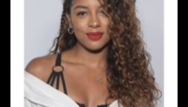 Το Allure in Motion Continued Dynamic Styles για κυματιστά μαλλιά που κινούνται 6 Το Allure in Motion Continued: Dynamic Styles για κυματιστά μαλλιά που κινούνται